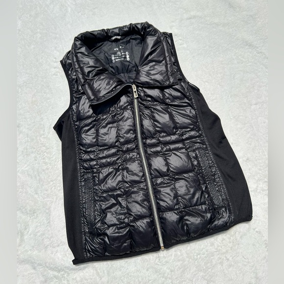 Calvin Klein performance puffer vest - Picture 2 of 4
